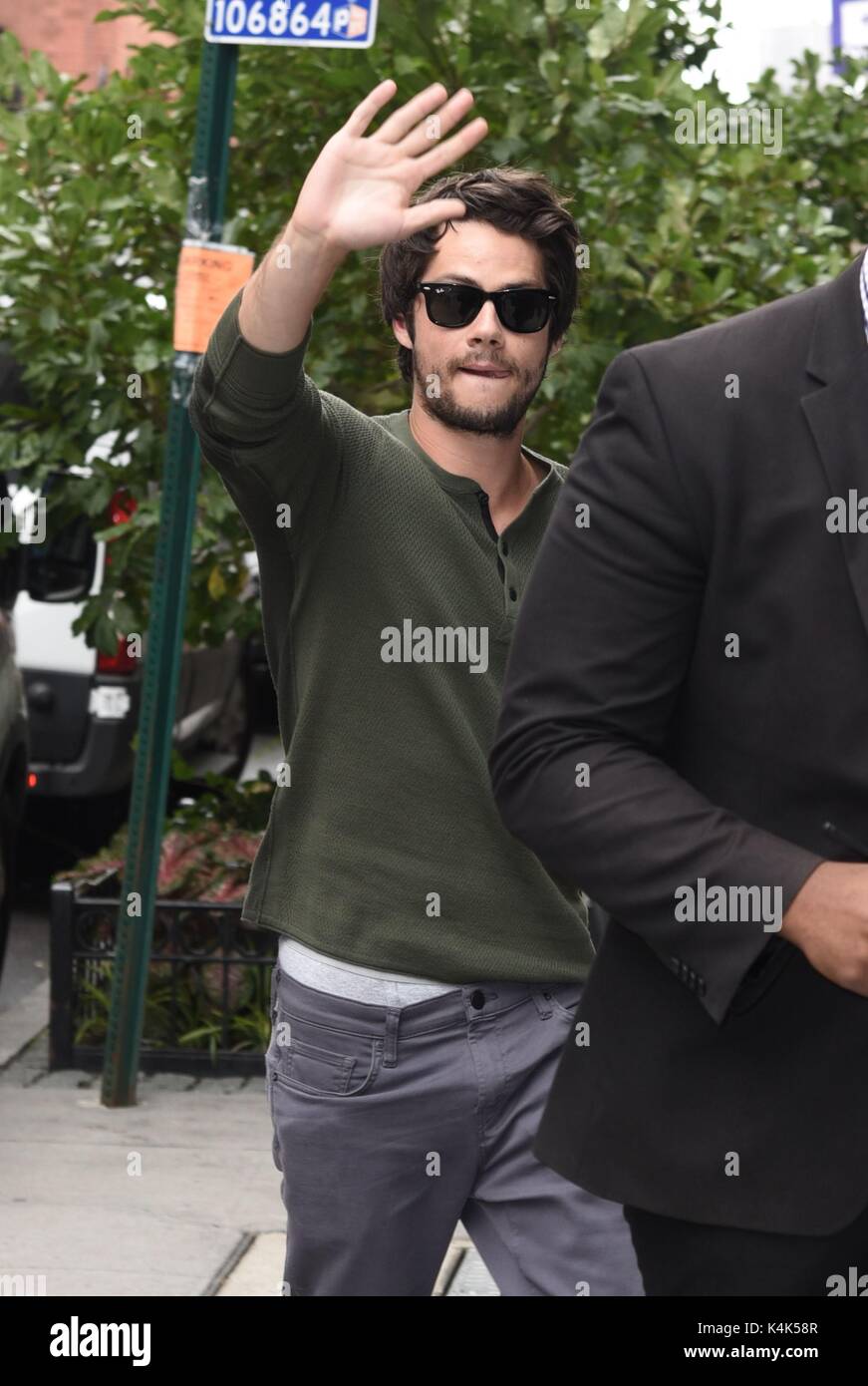 New York, NY, STATI UNITI D'AMERICA. 6 Sep, 2017. Dylan O'Brien, promuovendo il suo nuovo film AMERICAN ASSASSIN fuori e circa per celebrità Candids - MER, New York, NY, 6 settembre 2017. Credito: Derek Storm/Everett raccolta/Alamy Live News Foto Stock