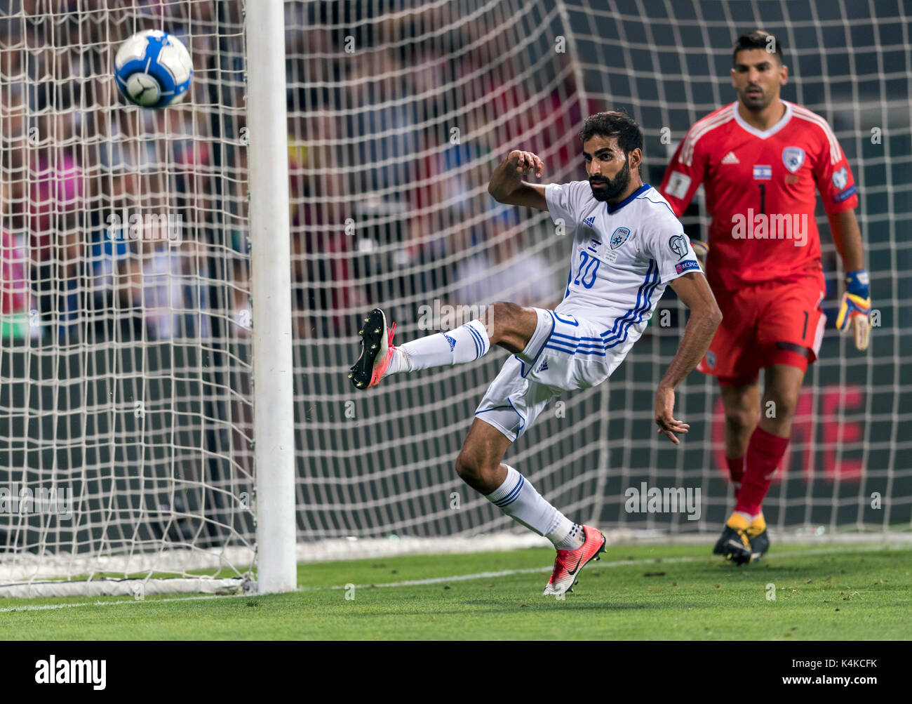 Reggio Emilia, Italia. 5 Sep, 2017. Ofir Davidzada (ISR) Calcio/Calcetto : FIFA World Cup Russia 2018 Qualificatore europeo il gruppo G match tra Italia 1-0 Israele a Mapei Stadium di Reggio Emilia, Italia . Credito: Maurizio Borsari/AFLO/Alamy Live News Foto Stock