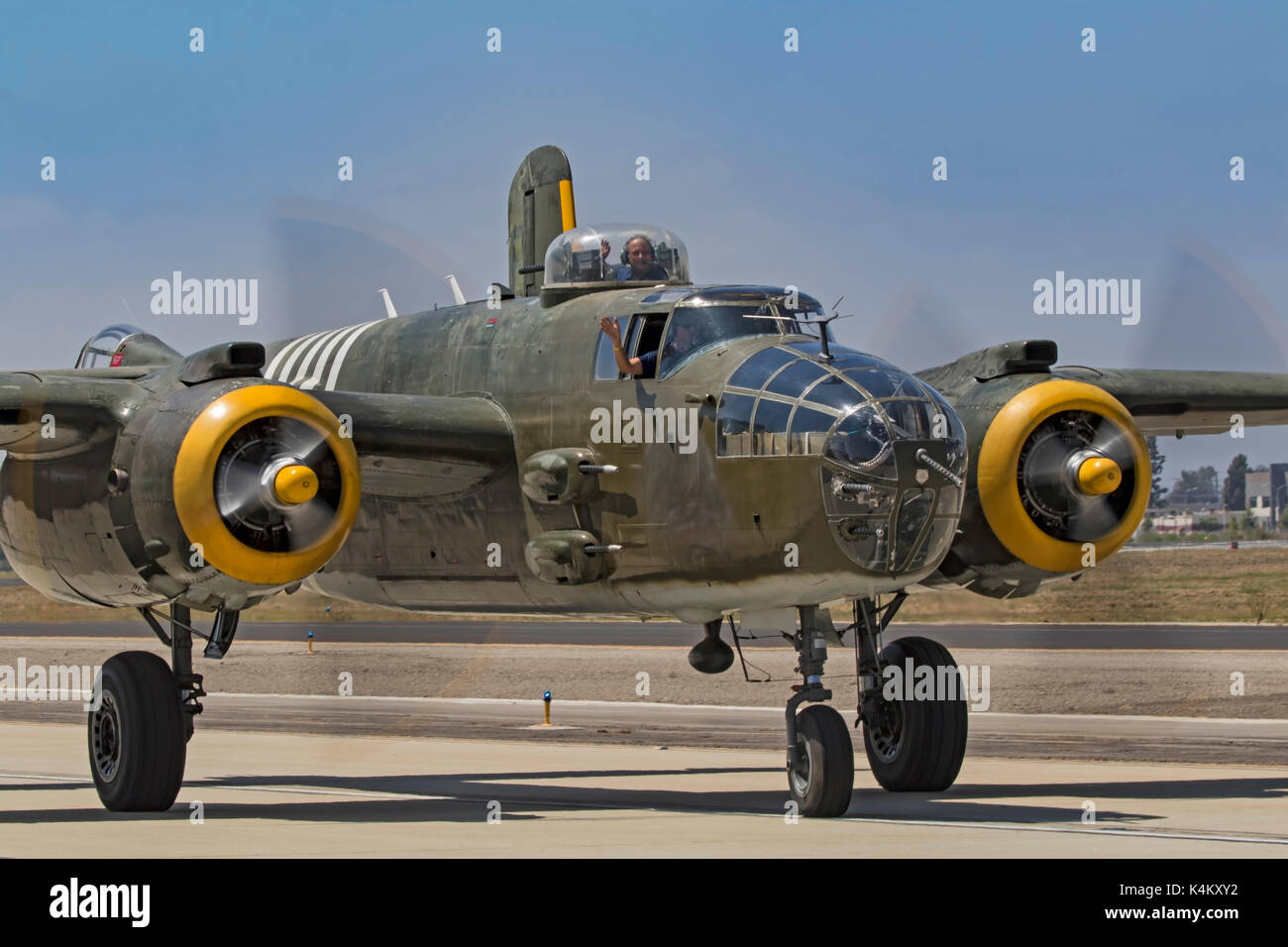Aereo B-25 mitchell wwii bomber airshow a Foto stock - Alamy