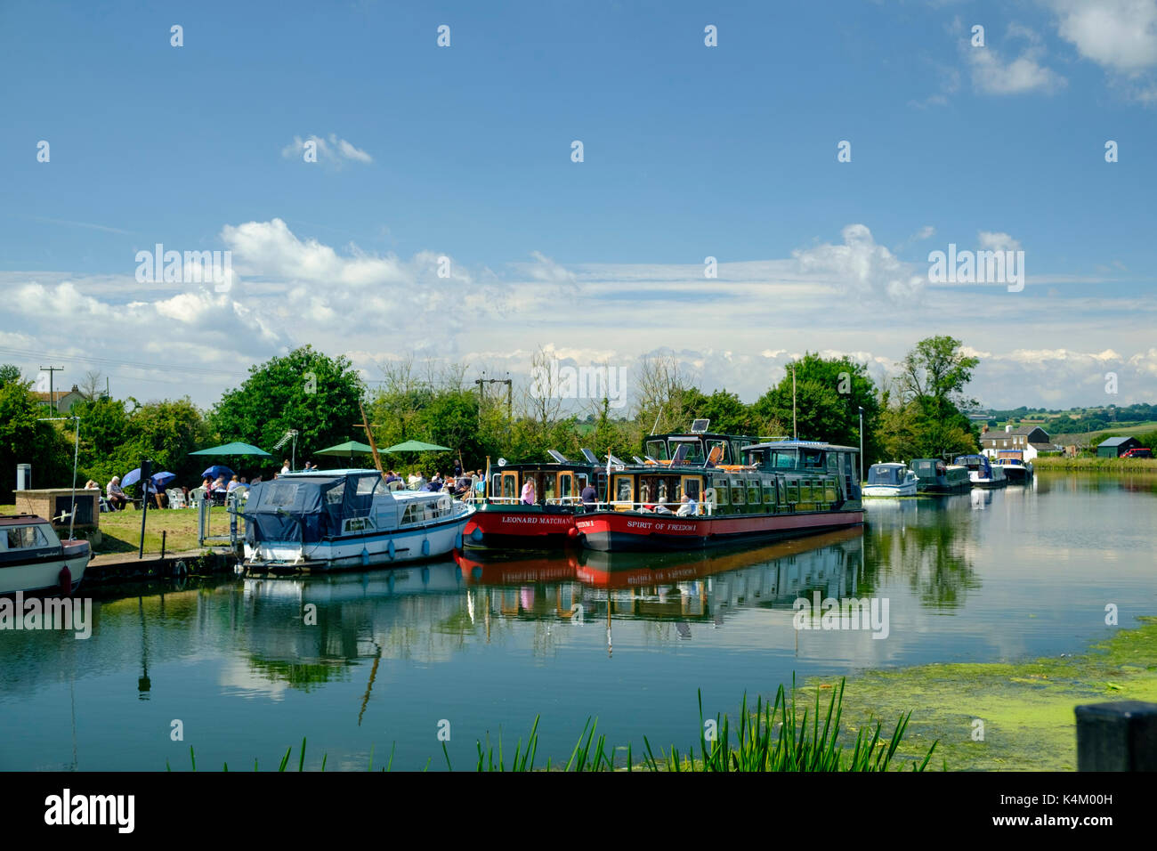 Gloucester e Nitidezza Canal at Purton Gloucestershire Inghilterra UKg Foto Stock