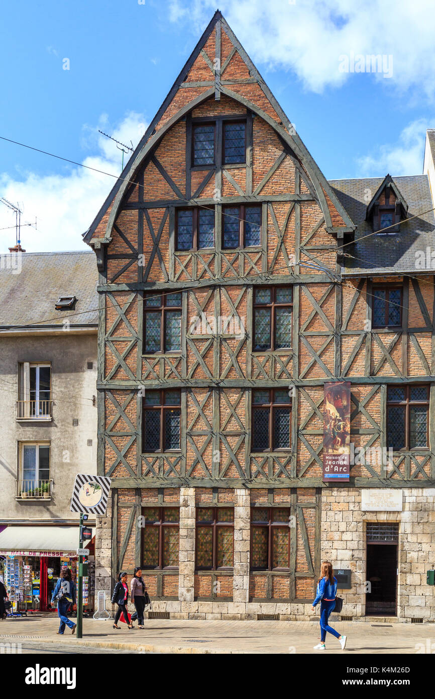 Francia, Loiret (45), Orléans, maison de Jeanne d'Arc qui raggruppe une salle multimédia et un centre de recherche et de Documentation // Francia, Loira Foto Stock