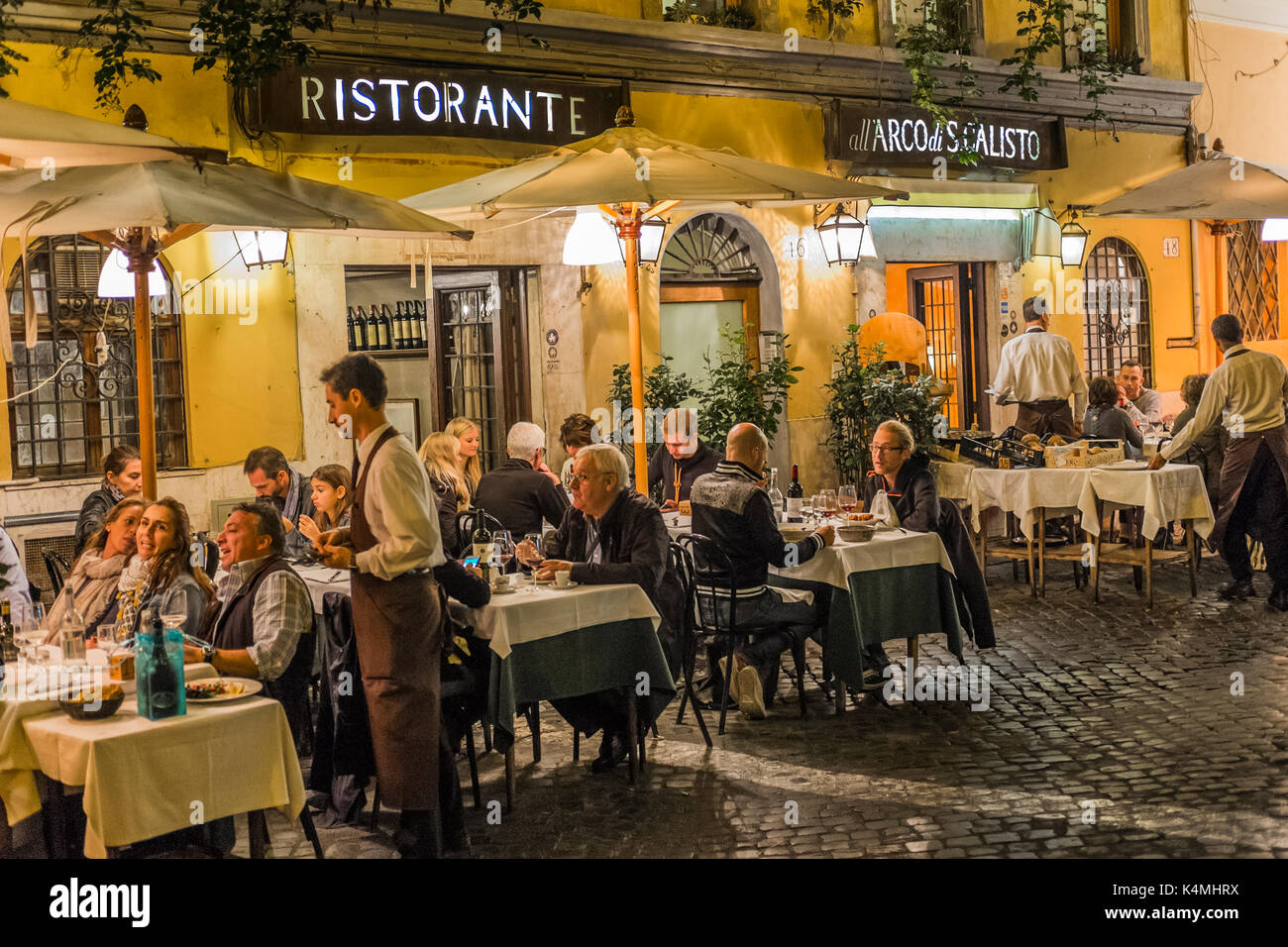 Ristorante all'arco di s. callisto, Trastevere, Roma, lazio, Italy Foto Stock