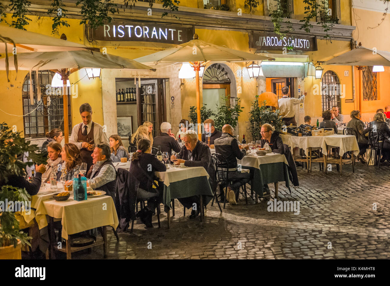 Ristorante all'arco di s. callisto, Trastevere, Roma, lazio, Italy Foto Stock