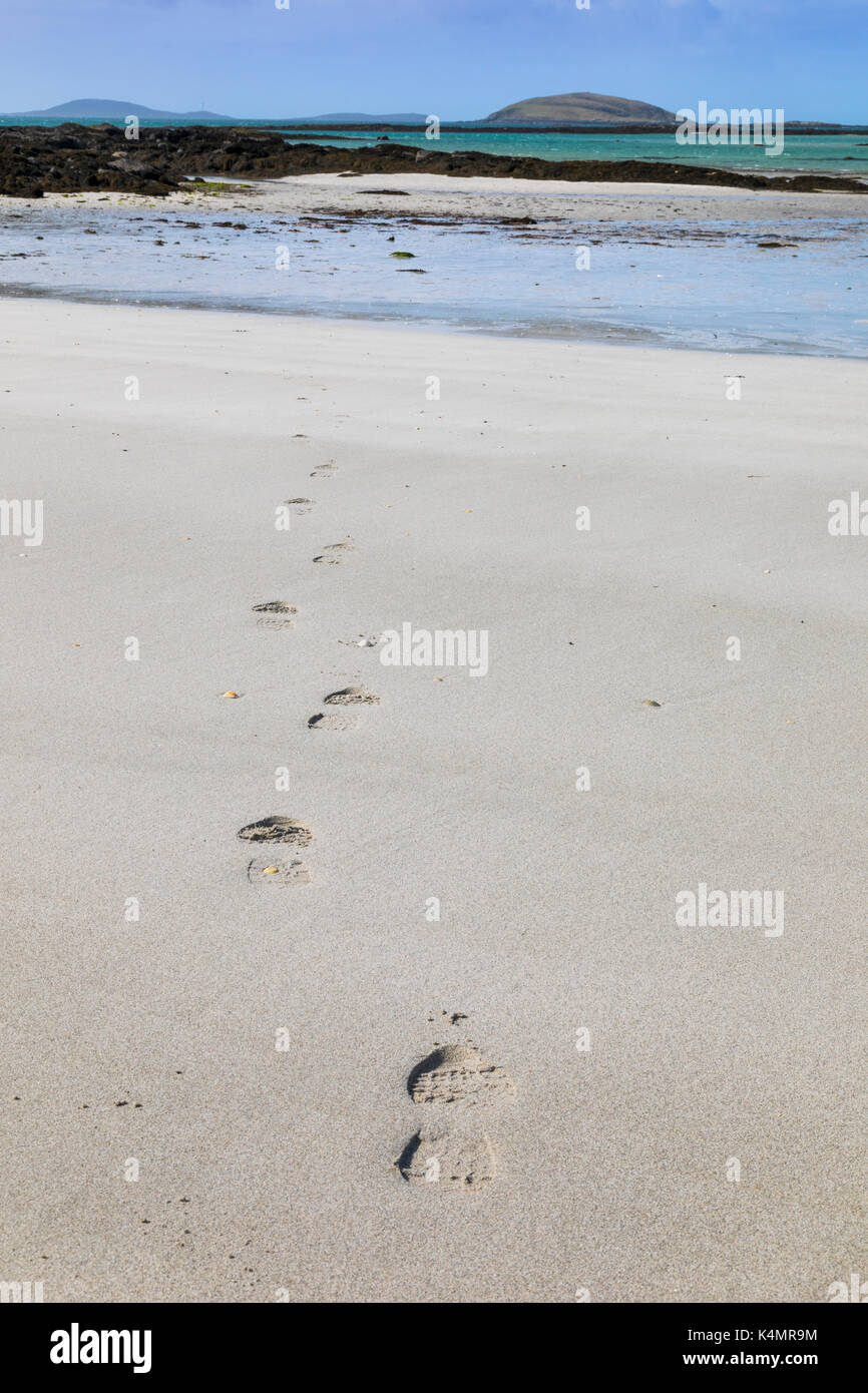 Orme su una spiaggia, Isola di Eriskay, suono di barra, Ebridi Esterne, Scotland, Regno Unito, Europa Foto Stock
