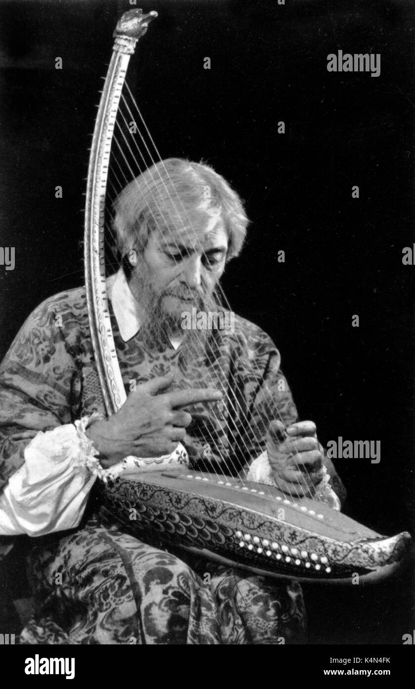 DOLMETSCH, Arnold - riproduzione di Arpa birmana musica inglese antiquario, 1858-1940. Pioniere della musica antica il movimento Foto Stock