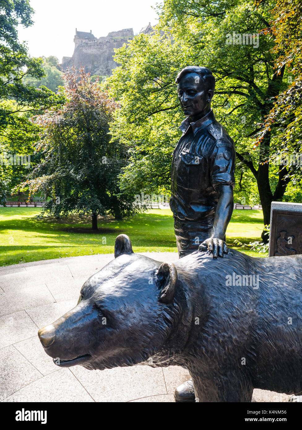 Anonimo il soldato Bear Memorial, Princess Gardens, Edimburgo, Scozia, GB. Foto Stock