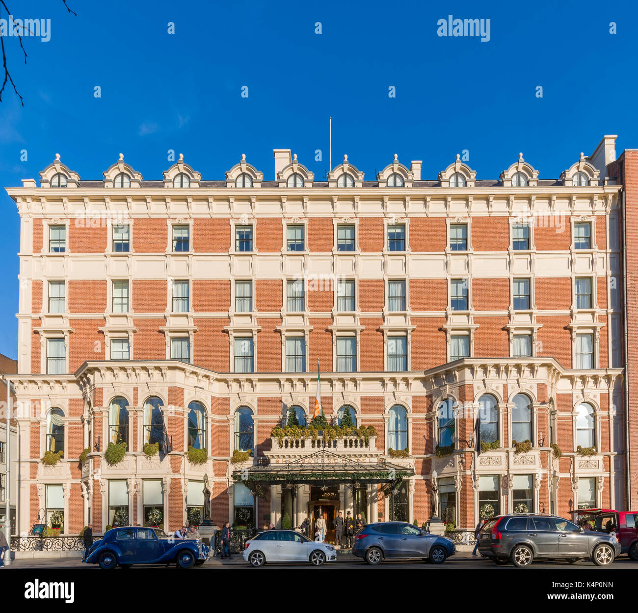 Dublino, Irlanda - 28 dicembre 2016: la storica Shelbourne Hotel in Dublin si trova su st stephens green. Foto Stock