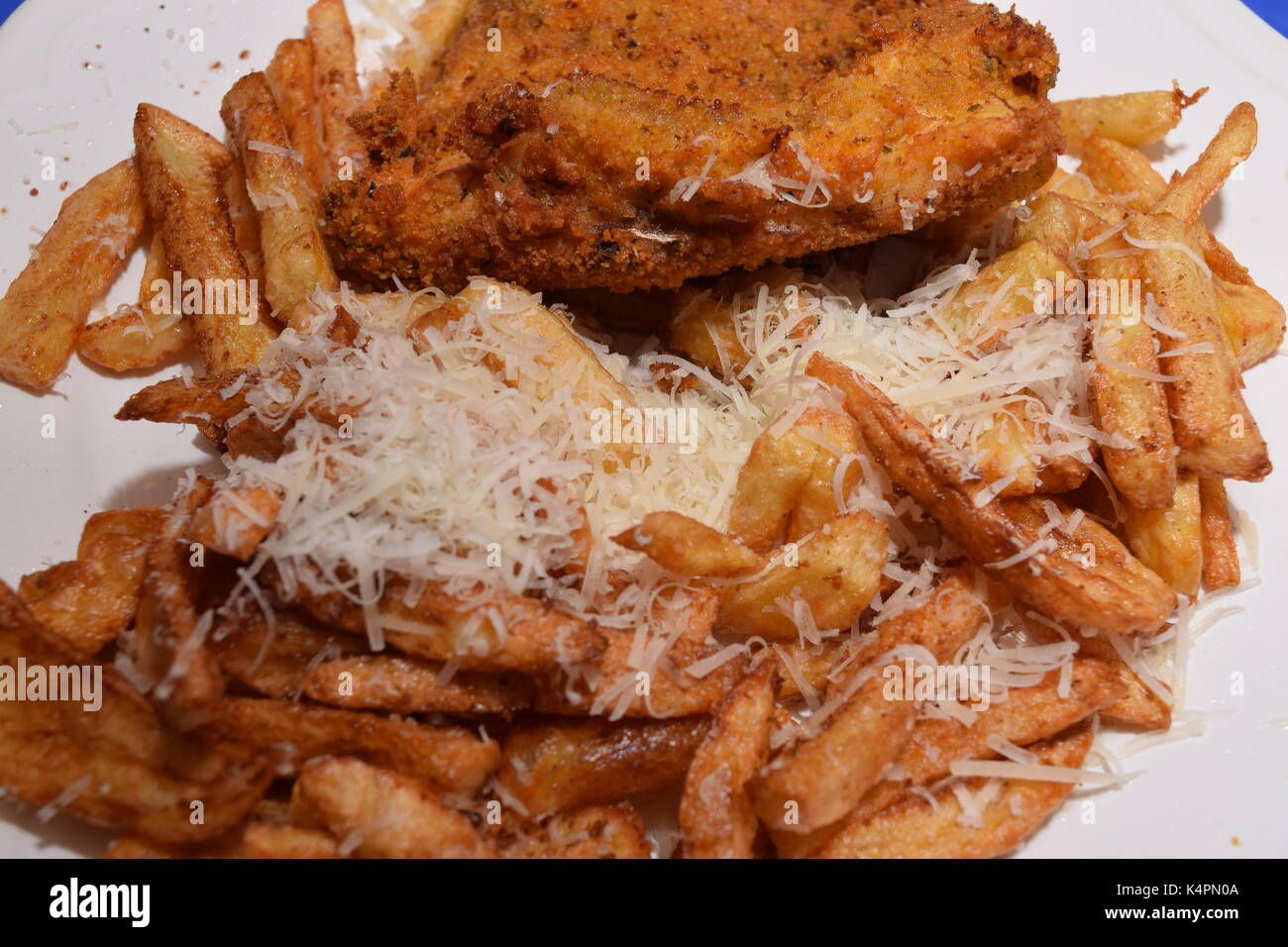 Bistrattato pesce e scaglie di formaggio Foto Stock
