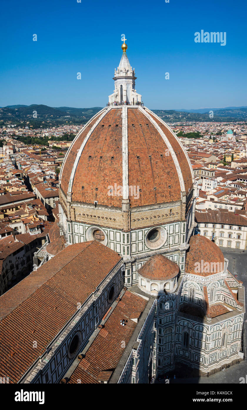 Firenze, provincia di Firenze, Toscana, Italia. la cupola del Duomo o Cattedrale, progettata dal Brunelleschi e si trova nel centro storico di Firenze è un unes Foto Stock