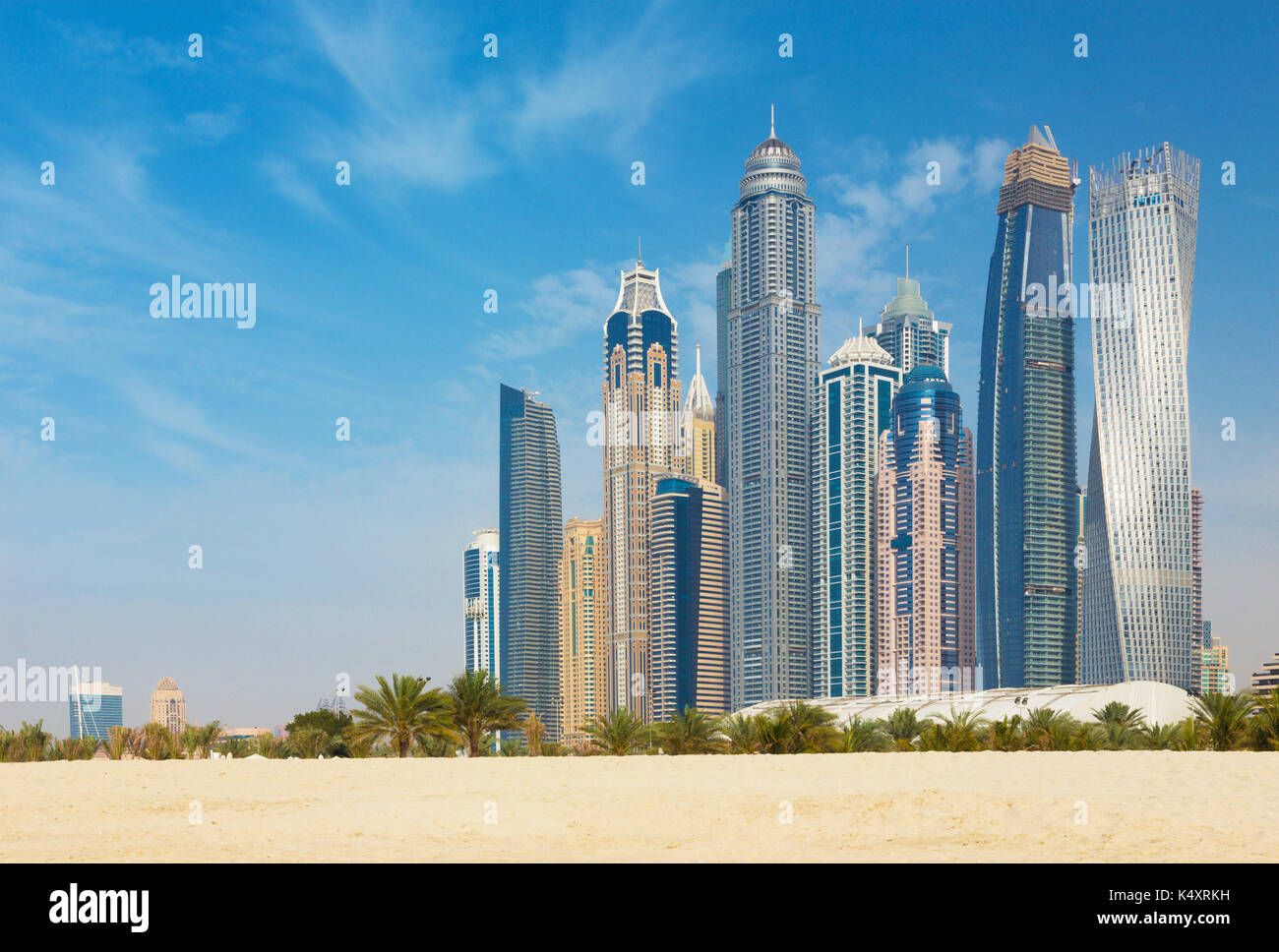 Dubai - la marina towers da spiaggia. Foto Stock