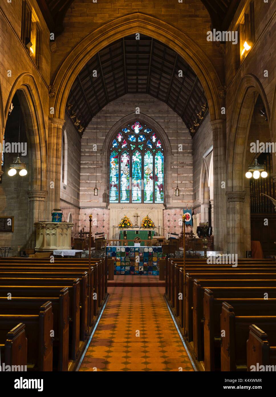 Chiesa di tutti i Hallows, Allerton, Liverpool, risalente al 1872-86. Grade l chiesa anglicana elencata. Architetto G e Grayson. Nota per le sue finestre di vetro colorato Foto Stock