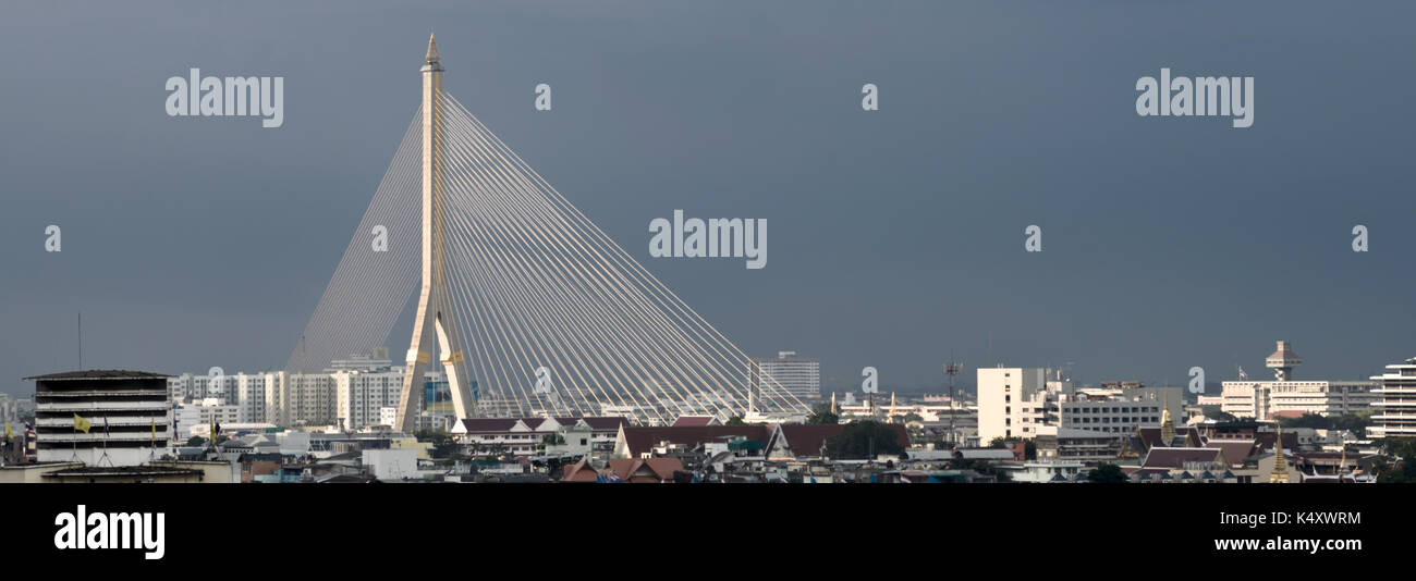 Mega ponte in Bangkok, Tailandia (Rama 8 ponte) Foto Stock