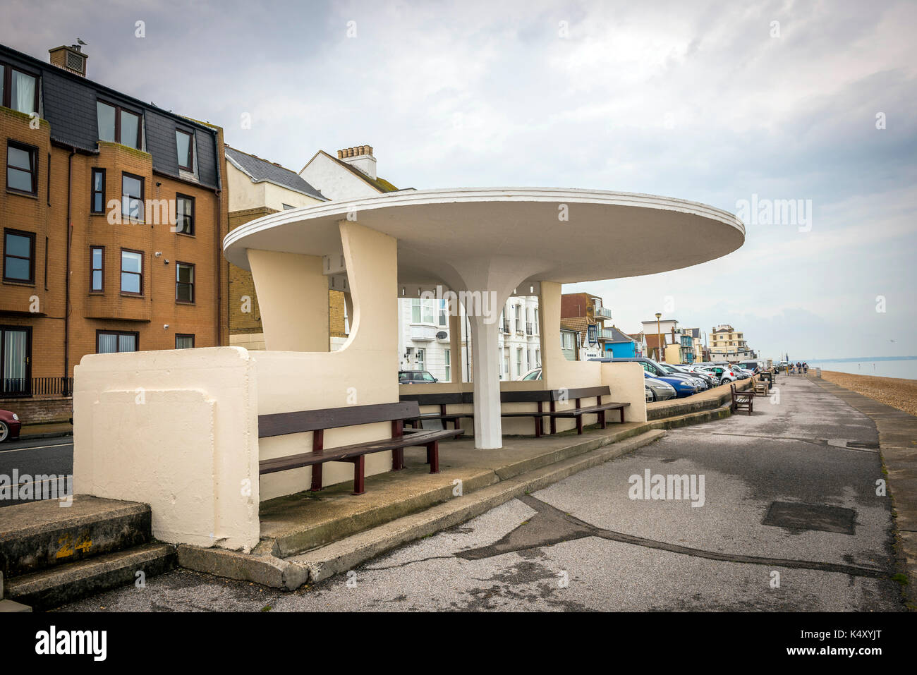 Interessante rifugio sul lungomare di trattativa, Kent, Regno Unito Foto Stock