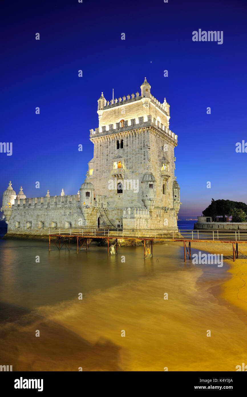 Torre de Belém (Torre di Belém), un sito patrimonio dell'umanità dell'UNESCO costruito nel 16 ° secolo, Lisbona, Portogallo Foto Stock