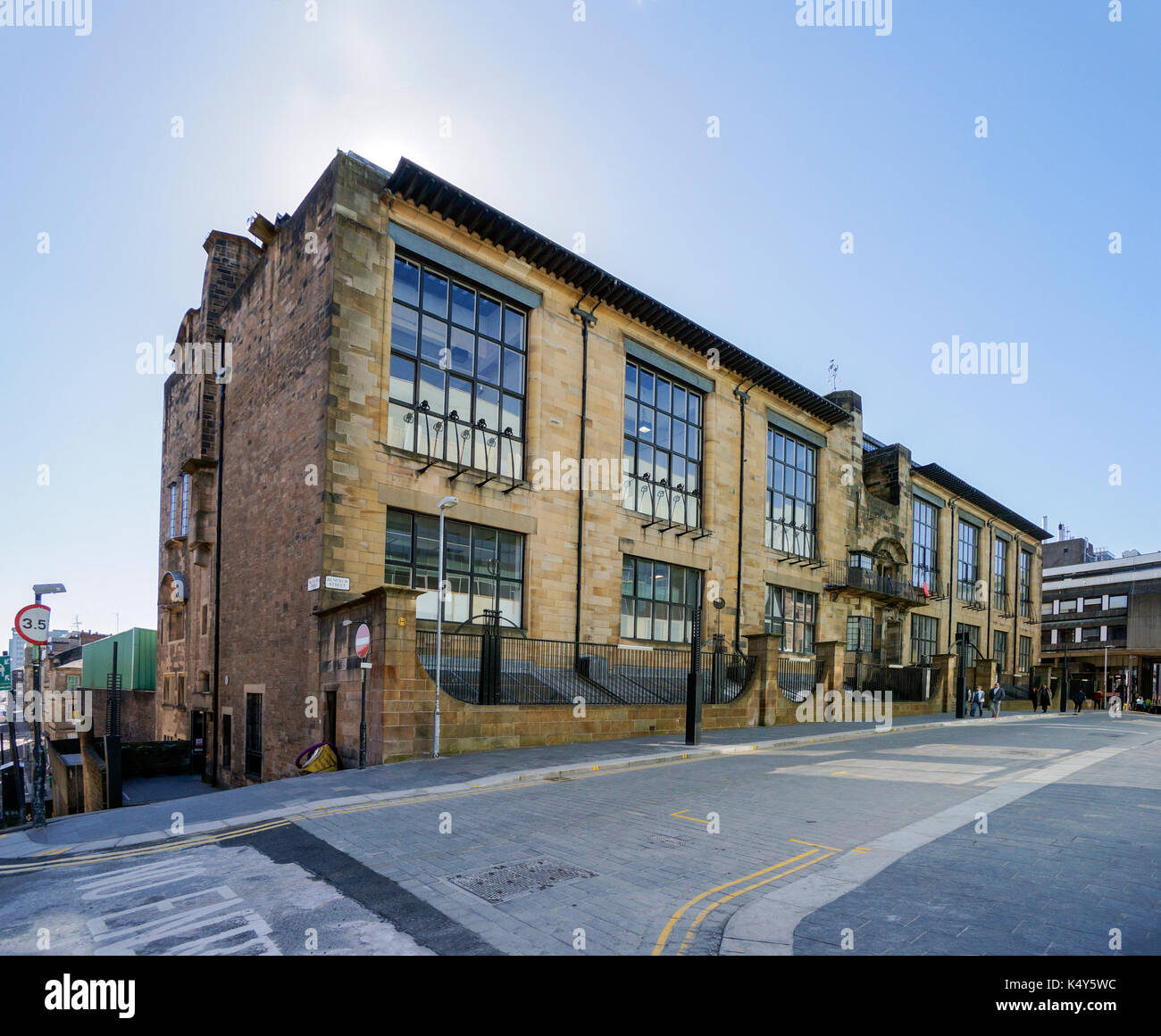 La Glasgow School of Art di Charles Rennie Mackintosh edificio in Renfrew Street Glasgow Scozia visto dall'estremità est Foto Stock
