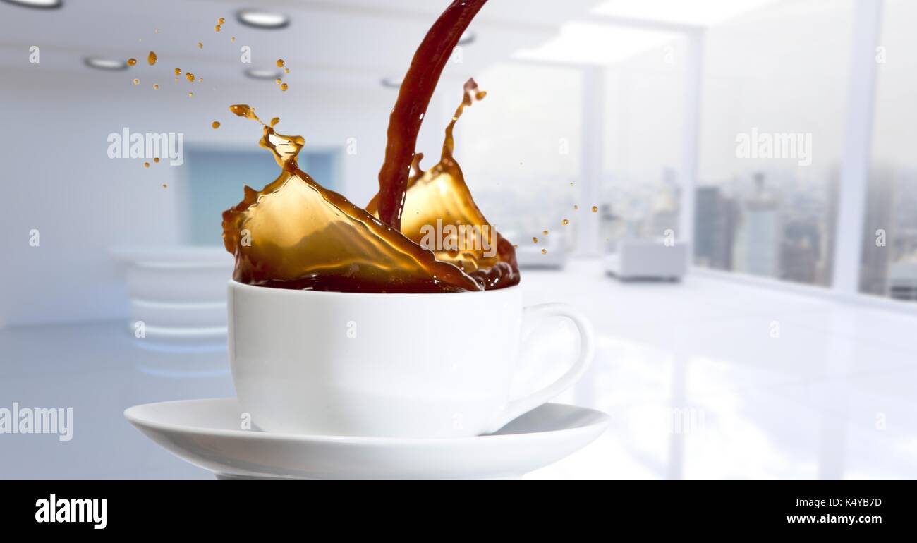 Composito Digitale del caffè è versata in tazza contro sfocate ufficio bianco Foto Stock