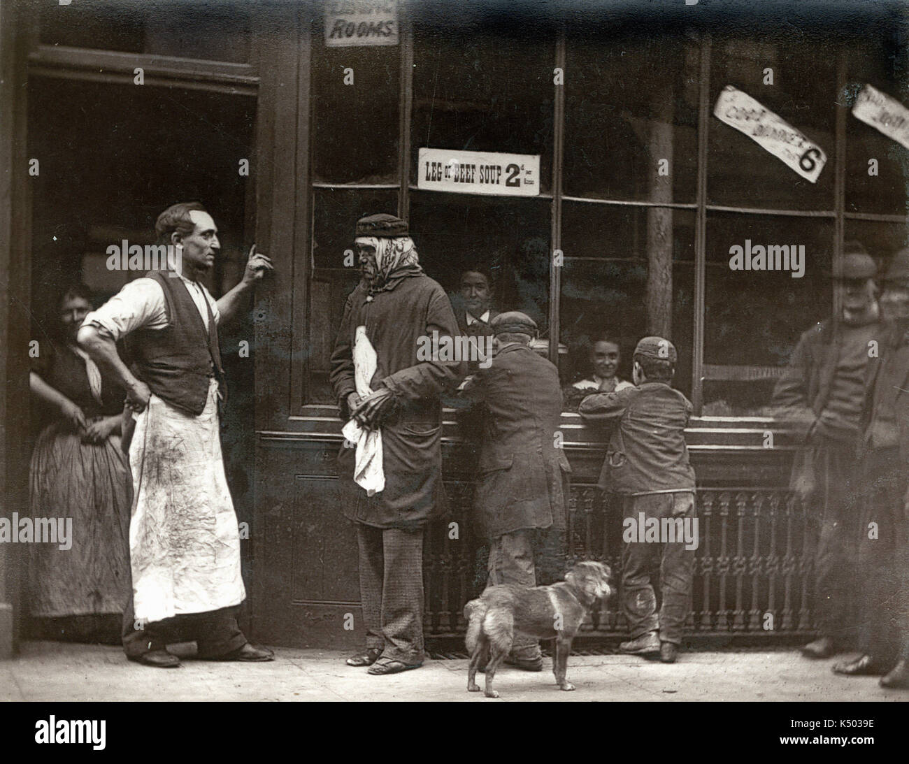 Un carcerati Home - La vita di strada a Londra, pubblicato in 1876-7 Adolphe Smith e John Thomson Foto Stock