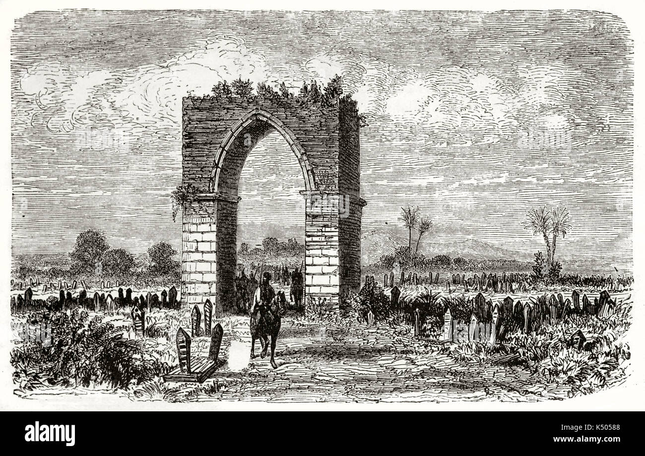 Desolate antico cimitero con le rovine di un soffitto a volta in pietra porta al centro. Vecchio vista del cancello di ferro Tarso Turchia. Creato dal nonno e Gaushard pubblicato in Le Tour du Monde Parigi 1862 Foto Stock