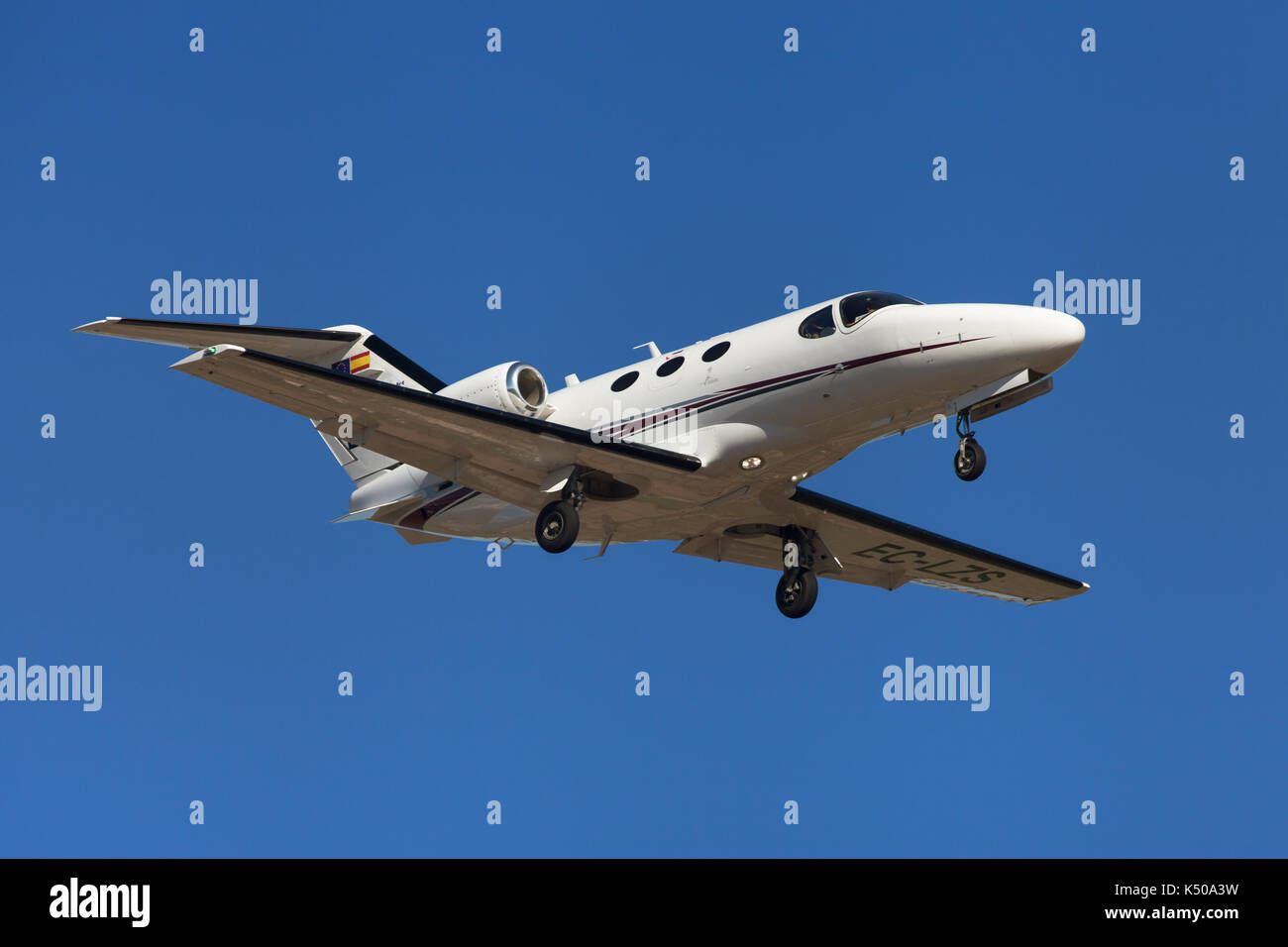 Barcellona, Spagna - agosto 10, 2017: clipper jet Cessna 510 citation mustang avvicinamento all aeroporto El Prat di Barcellona, Spagna. Foto Stock