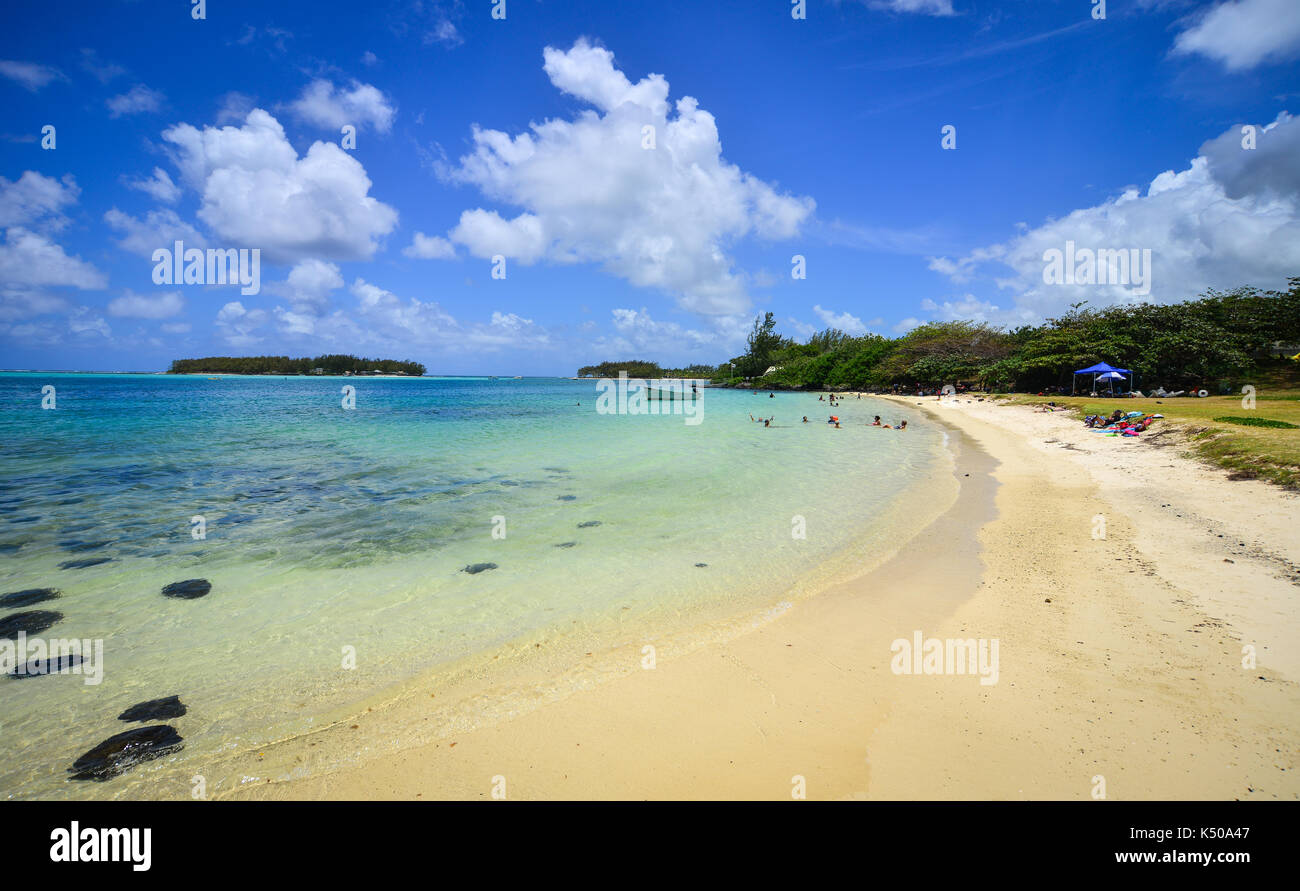 Blue Bay beach in isola Maurizio. La spiaggia è situata a sud est di Mauritius offre un incredibile 'turqoise' ed un mare limpido e cristallino. Foto Stock