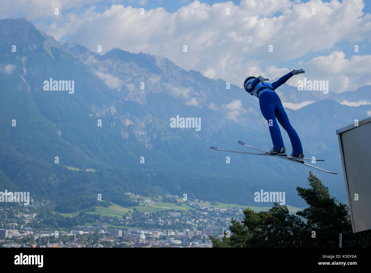 Sciatore treni. bergisel di salto con gli sci a Innsbruck. inverno città olimpica nel 1964 e 1976. Foto Stock