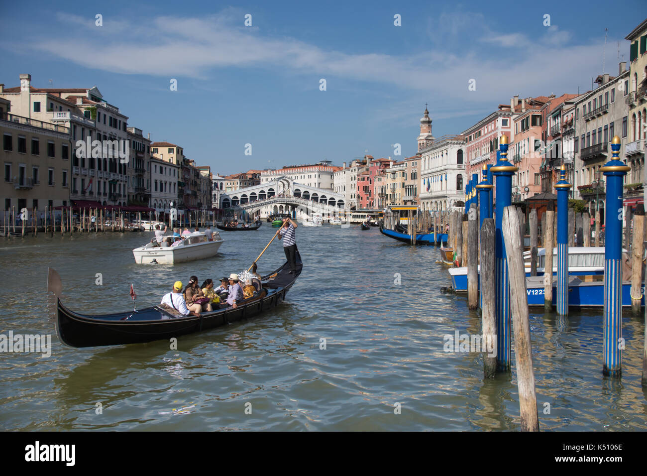 Ra viaggio alla città antica di Venezia, vacanza romantica in mare , pittoreschi edifici, canali e vie navigabili Foto Stock