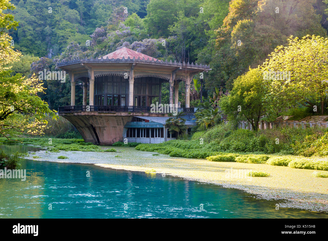 Abbandonata la stazione ferroviaria psyrtskha, new afon, Abcasia Foto Stock
