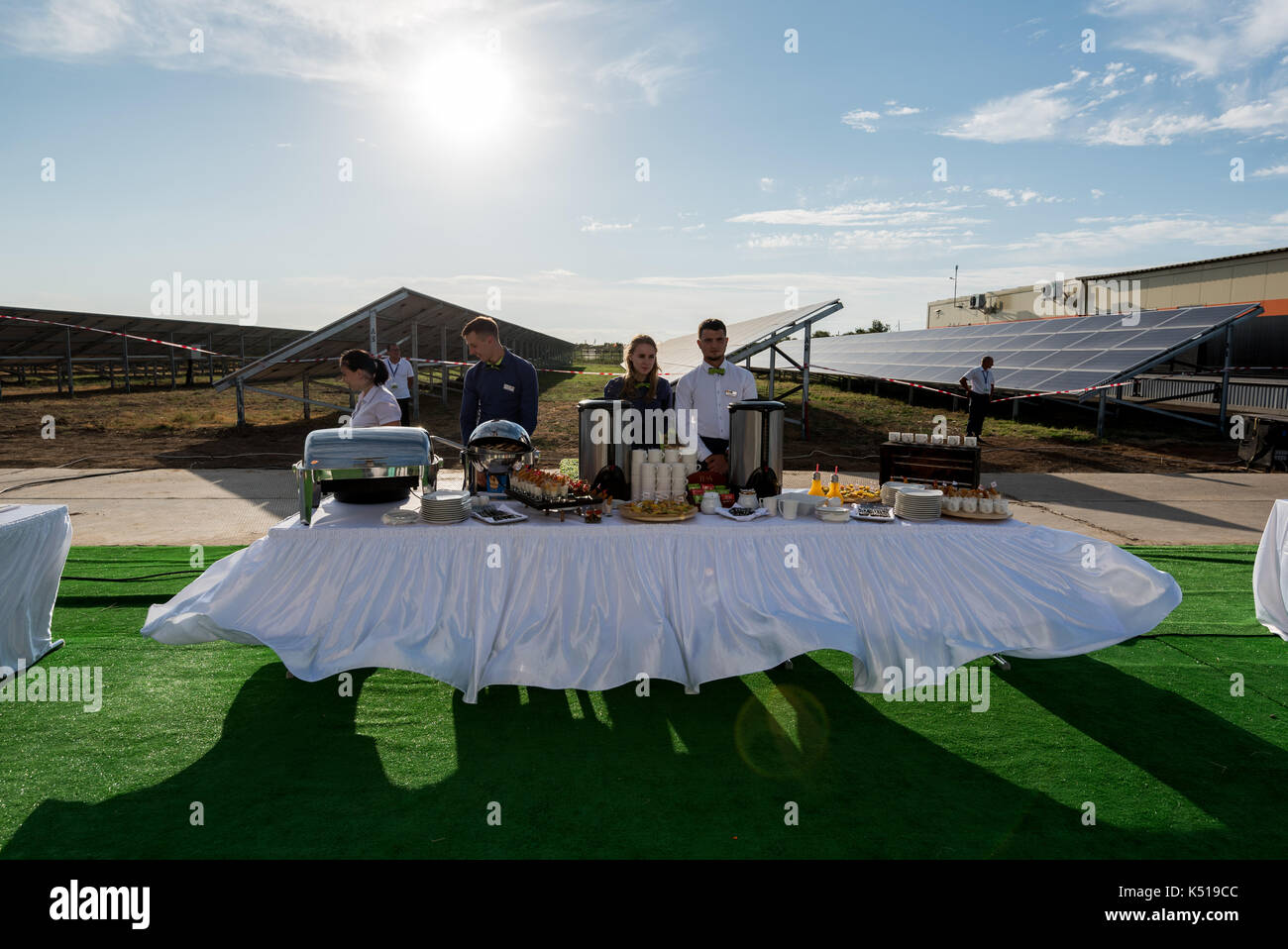 Solar riflettori sul La centrale solare stazione 'Zavodskaya' dei sistemi solari LLC, Regione di Astrakhan, Russia Foto Stock