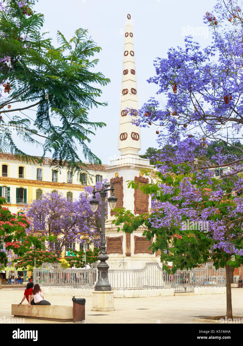 Malaga, Provincia di Malaga, Costa del Sol, Andalusia, Spagna meridionale. Plaza de la Merced e Monumento al Generale Torrijos e ai seguaci. Foto Stock