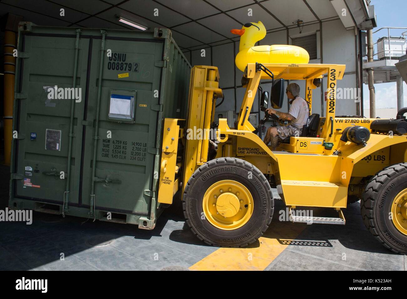 Il trasferimento di apparecchiature Foto Stock