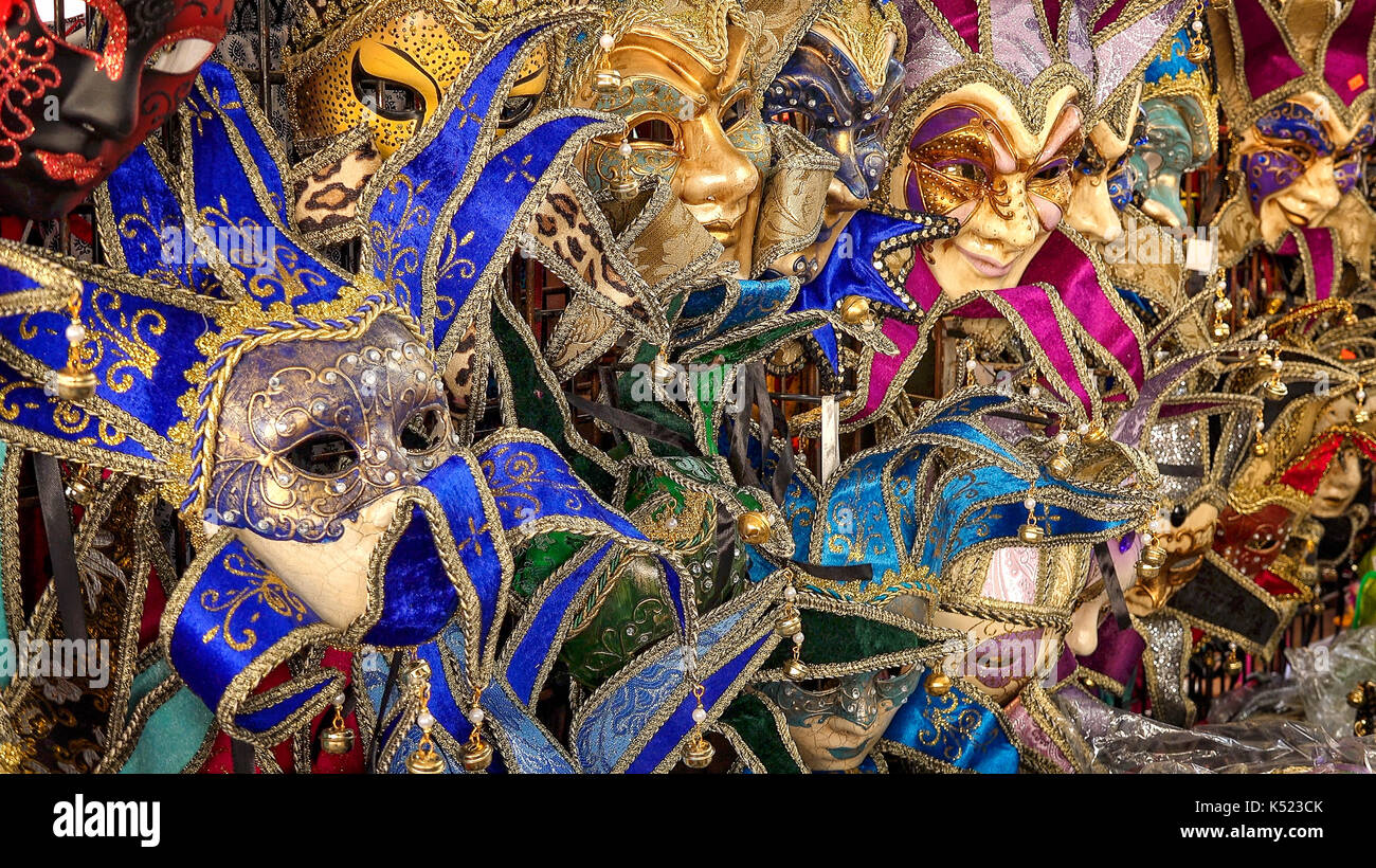 Maschere colorate Mardi Gras / Carnival in vendita a New Orleans, Louisiana Foto Stock