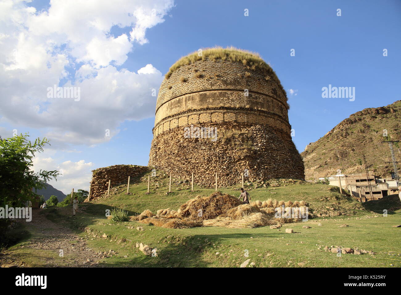 Shingerdar stupa, swat, in Pakistan. Foto Stock