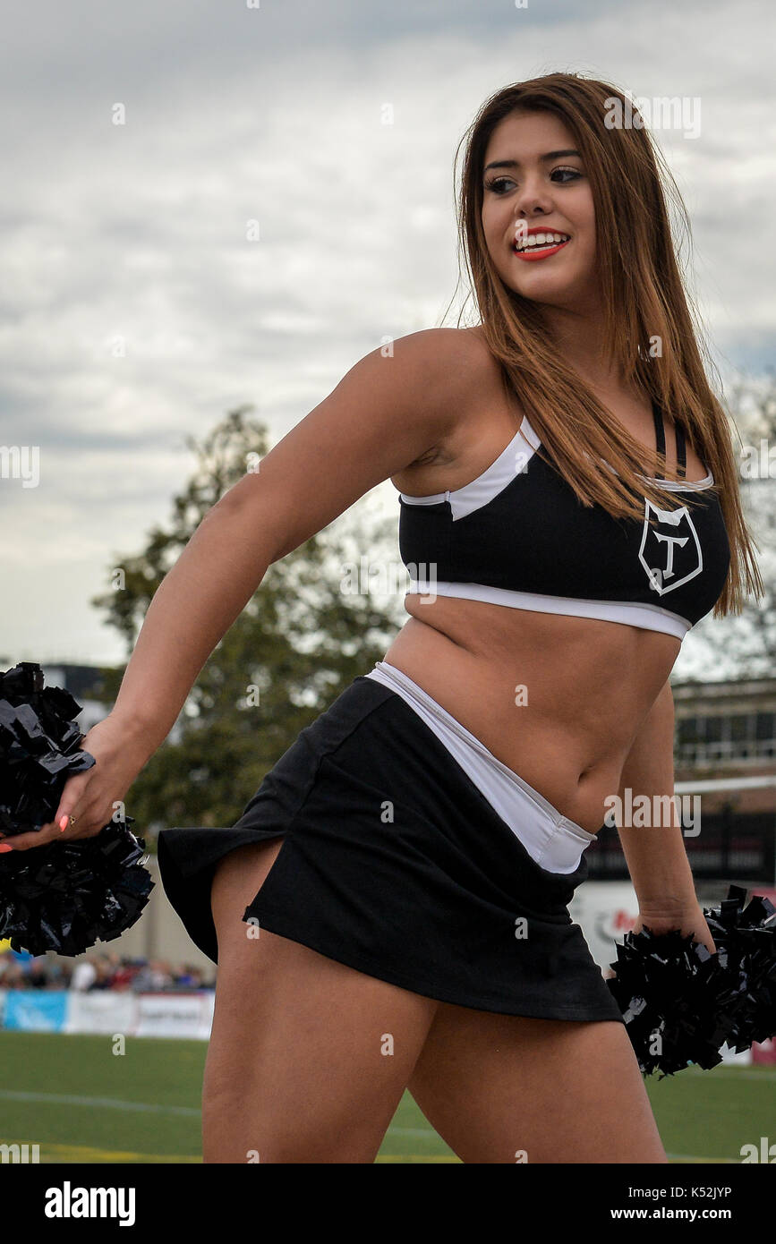 Settembre 02, 2017, Toronto, Canada - cheerleader sul campo prima super 8s round 4 gioco tra Toronto wolfpack (Canada) vs whitehaven rlfc (unità Foto Stock
