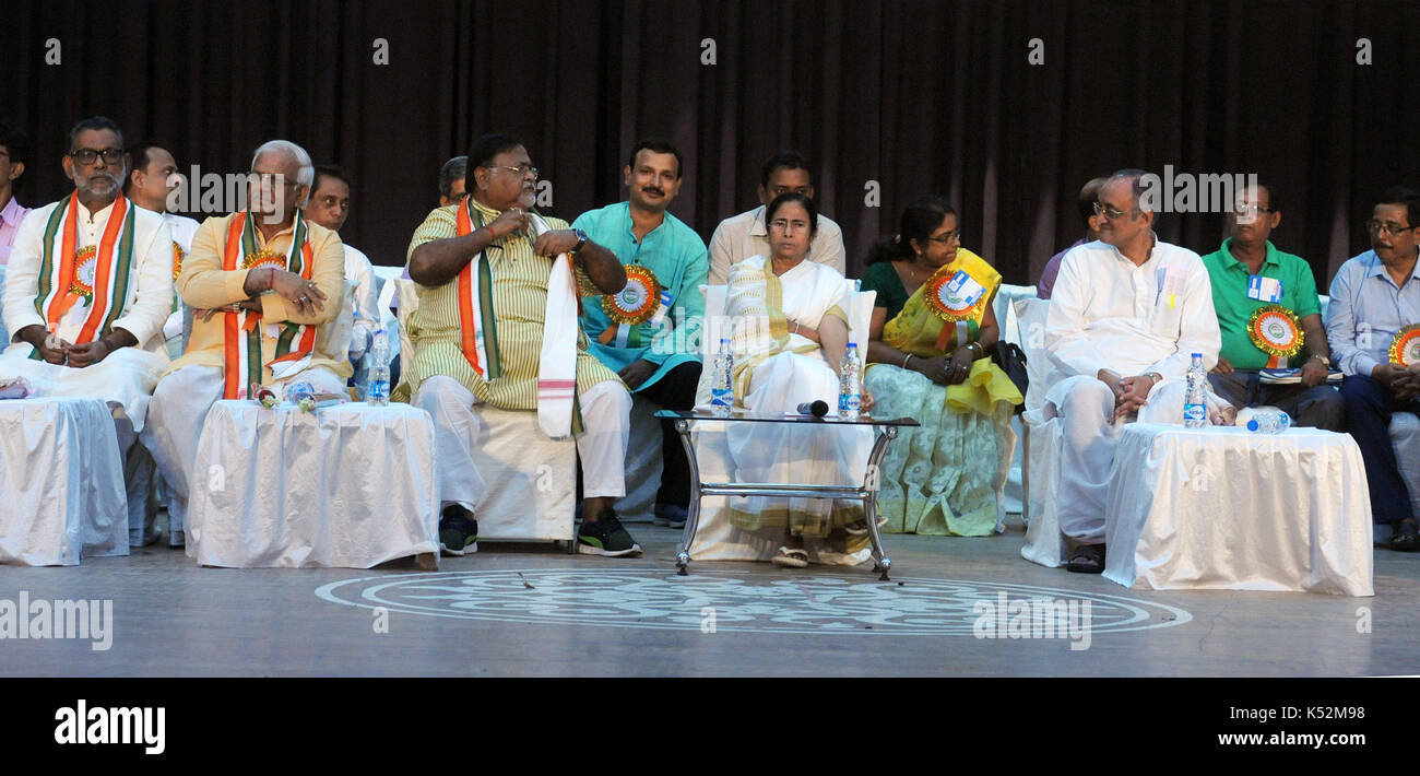 Kolkata, India. 07Th Sep, 2017. Bengala occidentale Chief Minister mamata banerjee insieme ad altri ministri di Stato ha partecipato ad una riunione del Bengala occidentale dipendenti del governo federazione riunione. Credito: saikat paolo/Pacific press/alamy live news Foto Stock