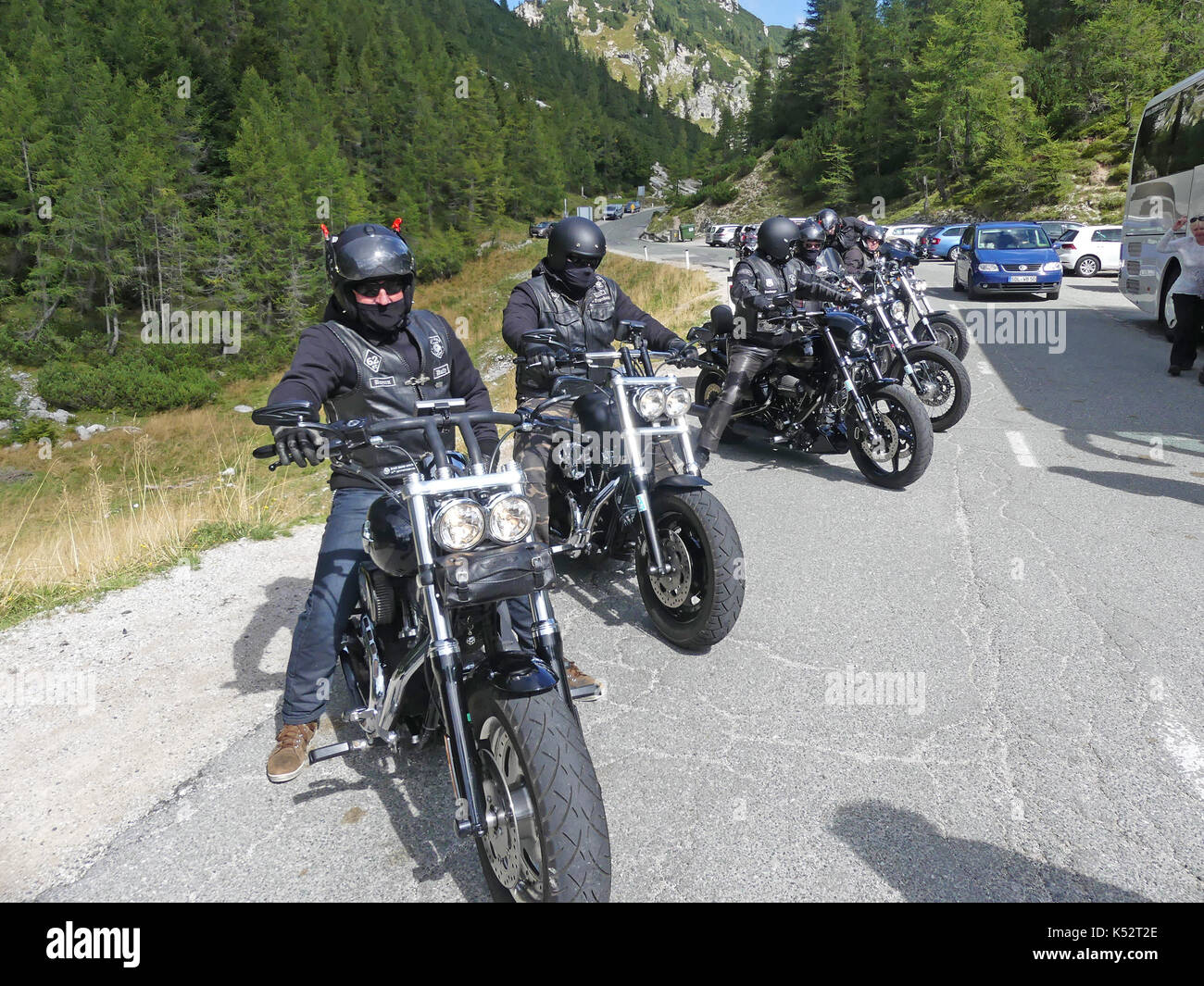 Motociclisti Harley DAVIDSON in Slovenia durante il viaggio verso un festival in Austria nel 2017. Foto: Tony Gale Foto Stock