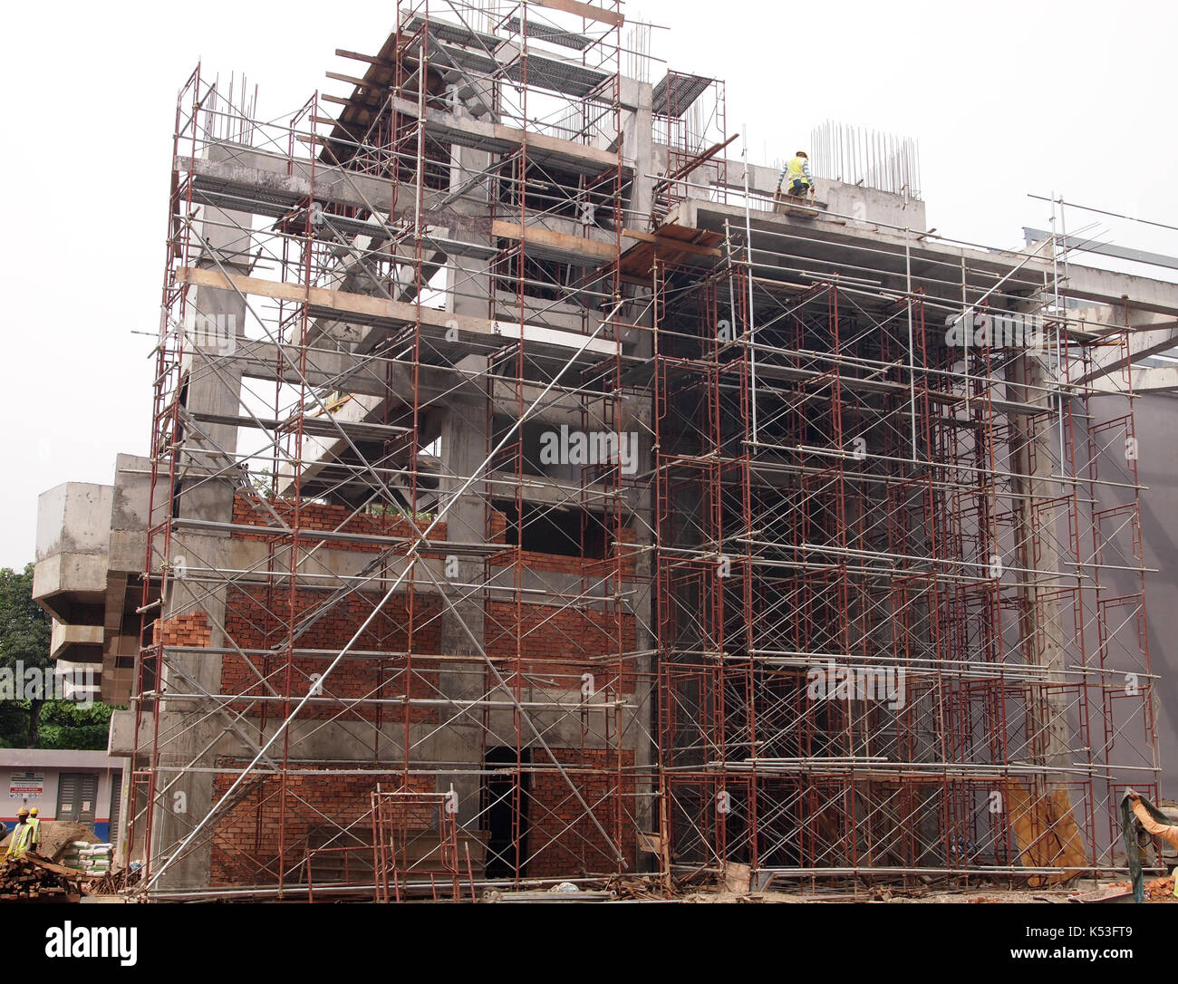 Malacca, Malesia - 25 febbraio 2017: sito in costruzione in corso a Malacca, Malesia durante il giorno. attività quotidiana è in corso. Foto Stock