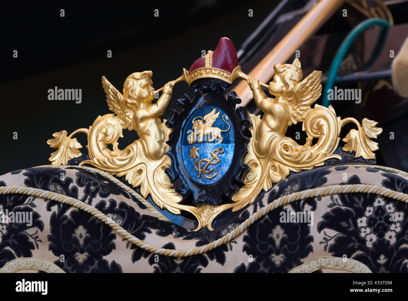 Dettaglio di una gondola veneziana, Italia Foto Stock