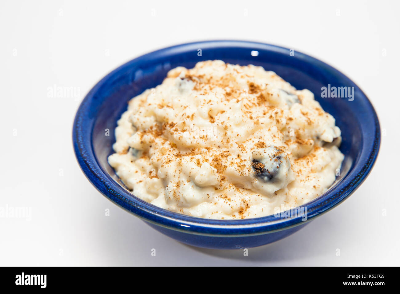 Budino di riso con cinamon e uvetta preparazione : pronto serviti dolci budino di riso Foto Stock