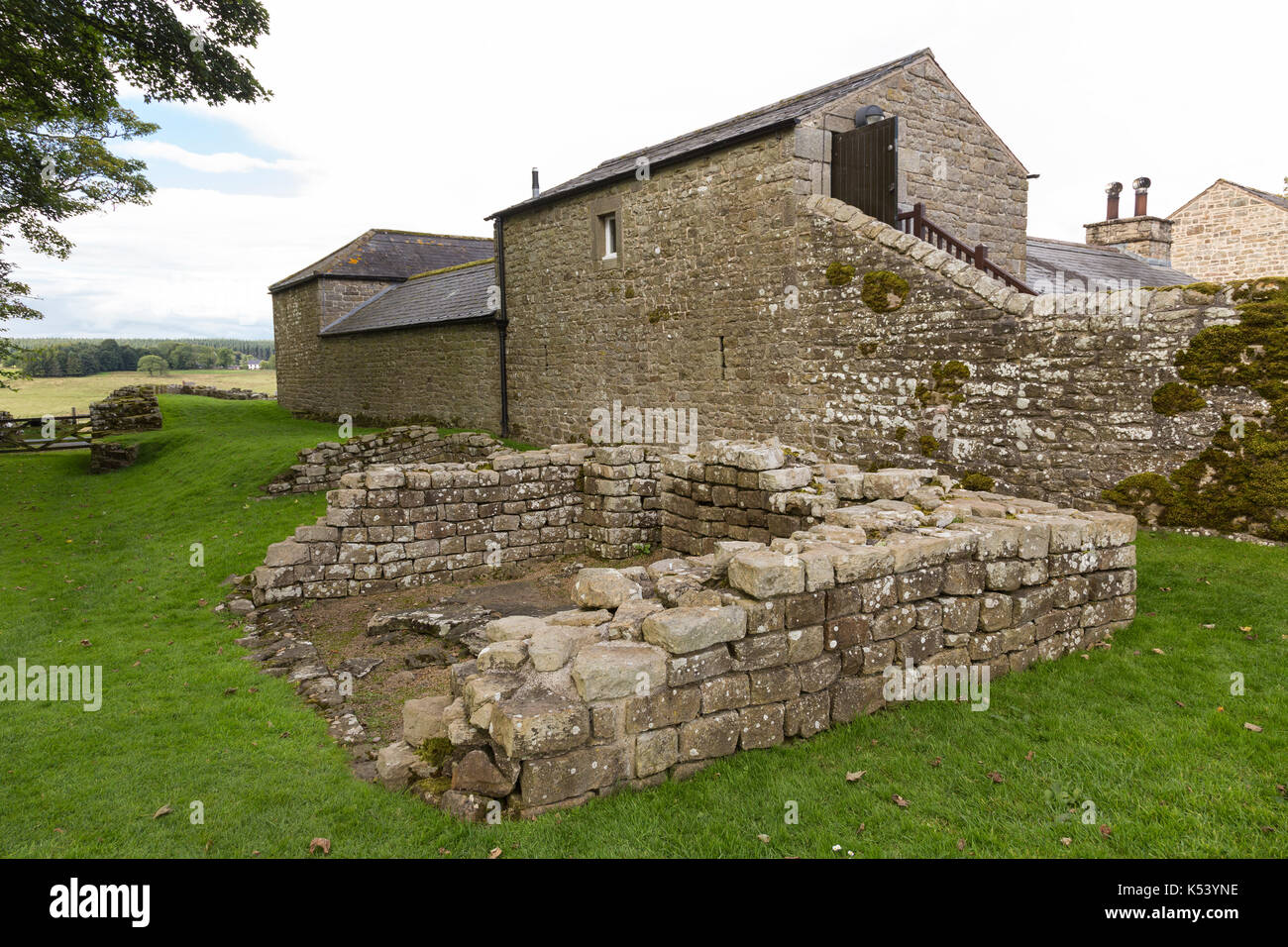 Il Vallo di Adriano, Cumbria Inghilterra - i resti del nord-ovest la Torre di intervallo a birdoswald Roman Fort Foto Stock