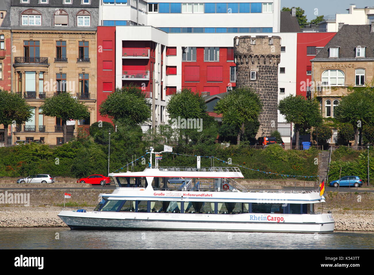 Konrad-Adenauer-Ufer, Wohnhäuser, Köln, Nordrhein-Westfalen, Deutschland i Case sul fiume Reno a Konrad-Adenauer-Ufer, Colonia, Nord Reno-W. Foto Stock