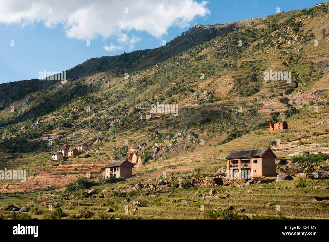 Tradizionali case Merina, Highlands vicino a Antsirabe, Madagascar Foto Stock