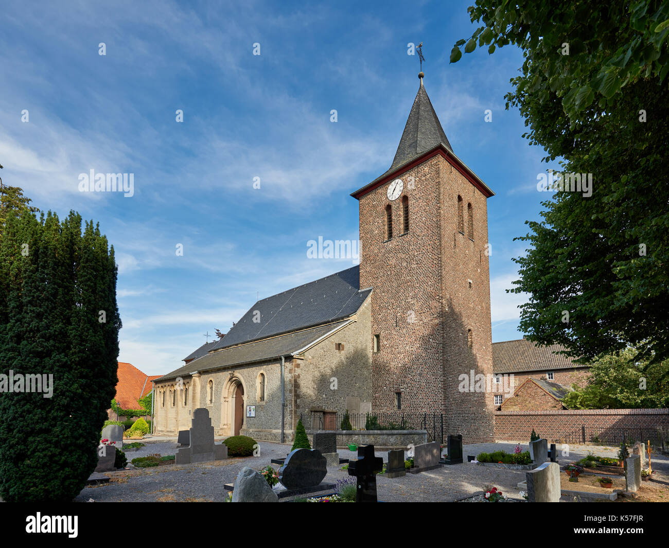 chiesa di San Nikolaus Tüddern-Millen, Kreis Heinsberg, Nord Reno-Westfalia, Germania Foto Stock