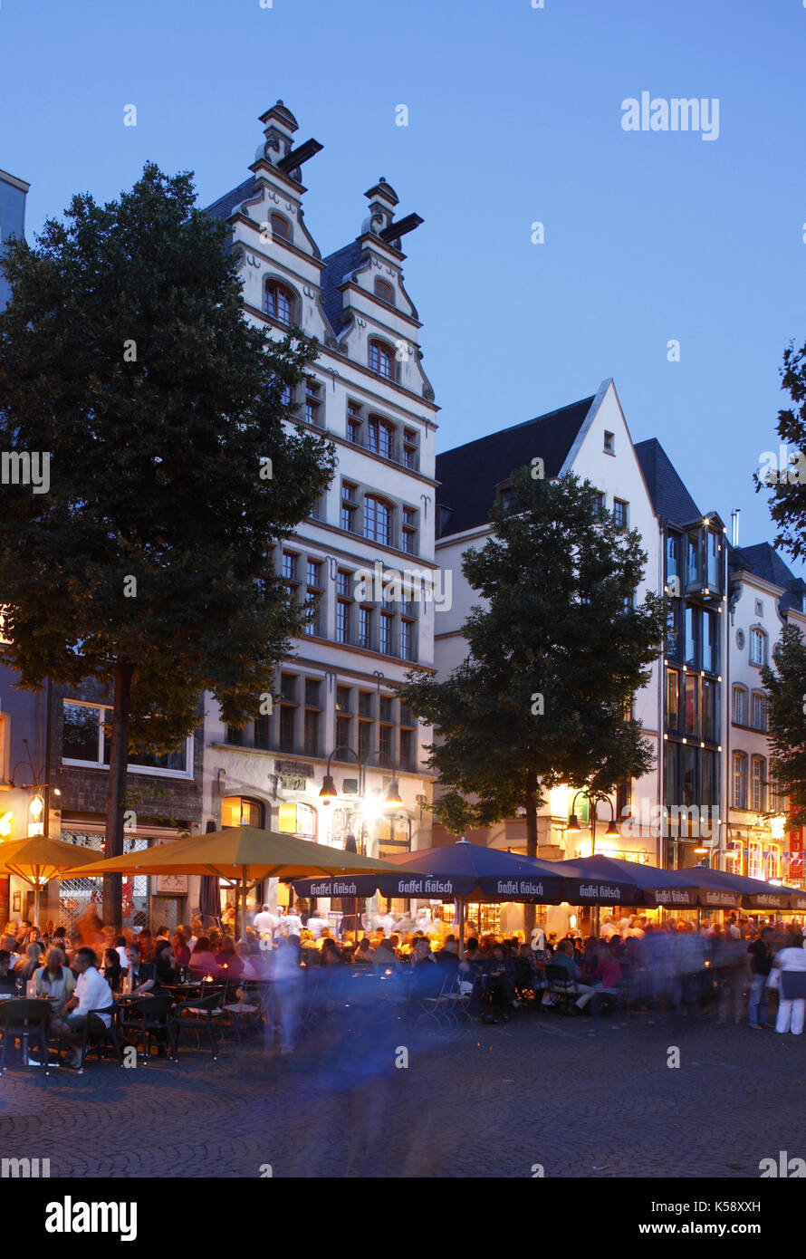 Giebelhäuser am Alten Markt , Gaffelhaus, Abenddämmerung, Altstadt, Köln, Nordrhein-Westfalen, Deutschland i Case sul mercato antico, Gaffelhaus, Alter Foto Stock