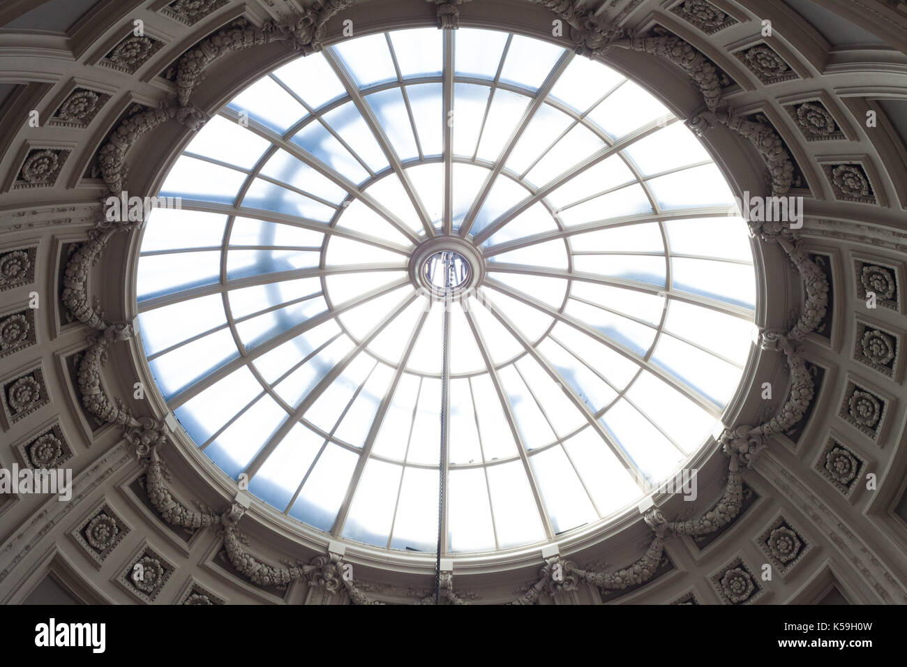 Soffitto circolare del Victoria and Albert museum, v&a, Gallery di Londra, Inghilterra Foto Stock
