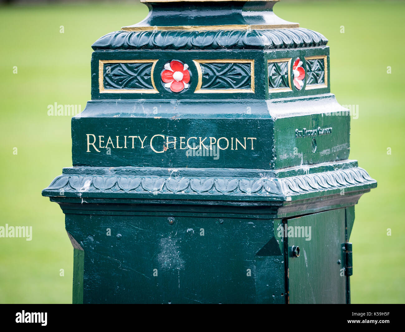 La realtà Checkpoint Cambridge - La lampada posta noto come realtà Checkpoint separa i dreamscape dell'università centrale zona dalla città regolari Foto Stock