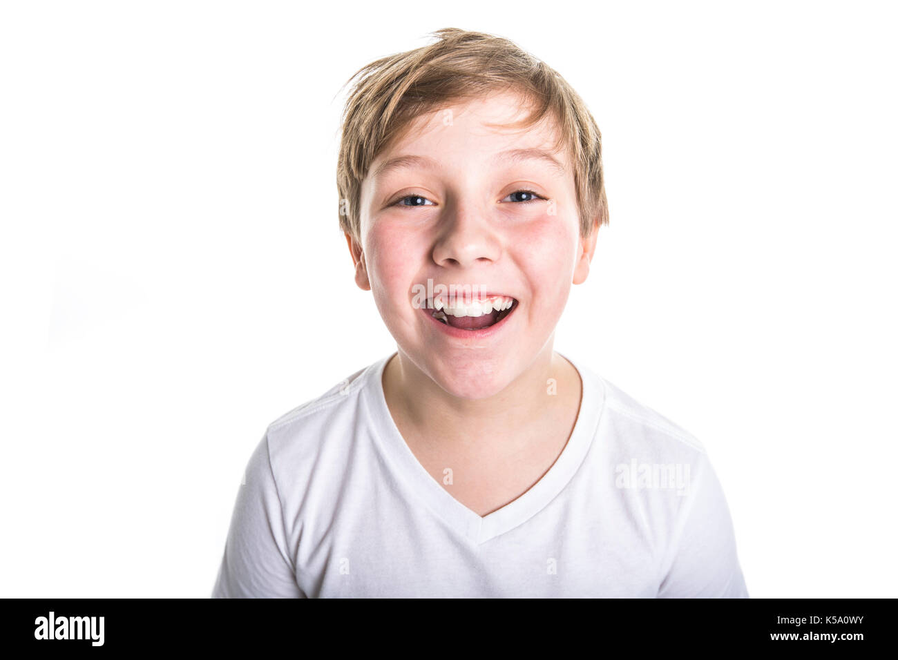 Ritratto di bambino. funny little boy studio su sfondo bianco Foto Stock