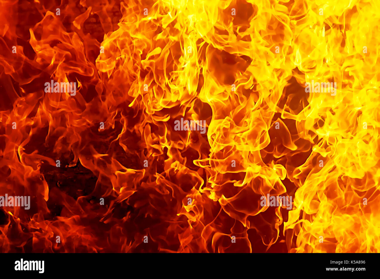 Fiamme di fuoco sfondo. Originale e fiamma effetto grafico Foto stock -  Alamy