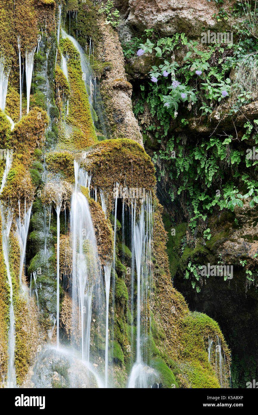 Cascata di batán de bogarra, nella provincia di Albacete, Spagna. Foto Stock