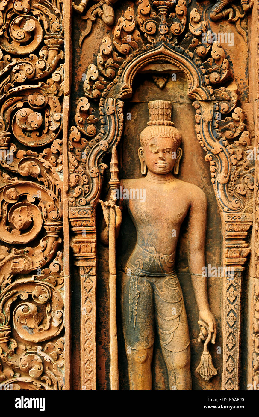 Bassorilievo in corrispondenza di Banteay Srei temple Foto Stock
