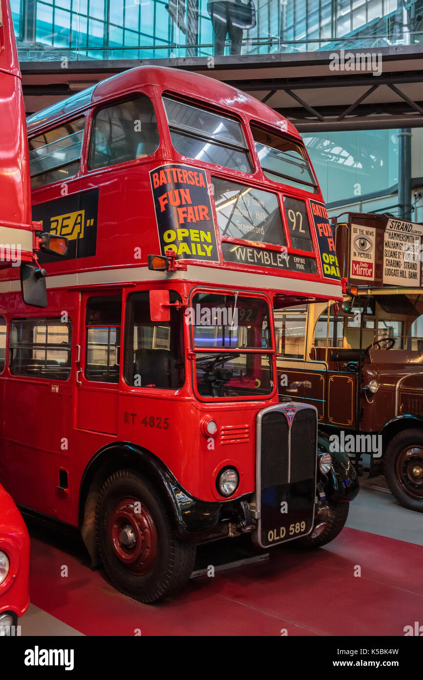 London bus nel museo Foto Stock